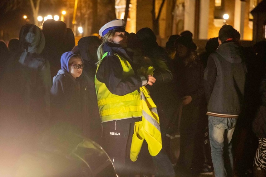 W Dobrzyniewie Kościelnym policja zachęcała do noszenia...