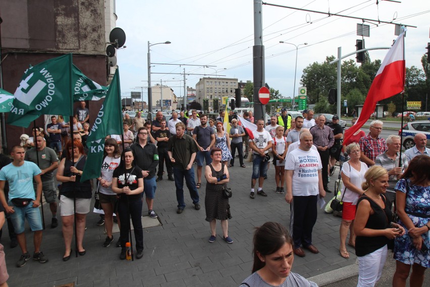 Chorzów: 3 sierpnia, pikieta przed Teatrem Rozrywki