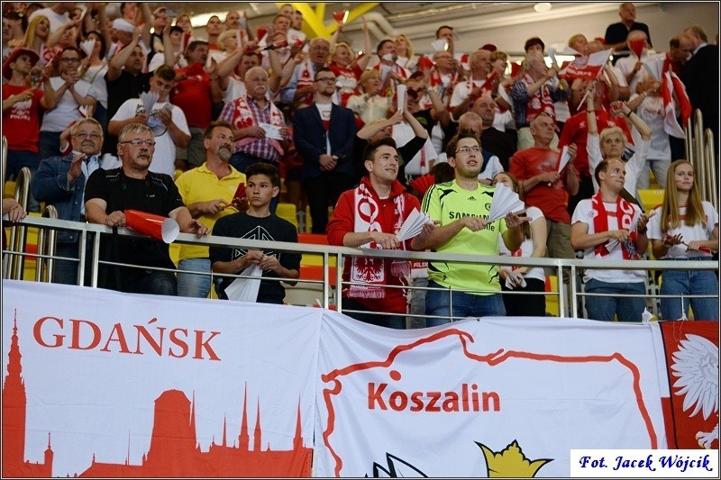 Reprezentacja Polski przegrała z Rosją 28:32 (14:15) w...