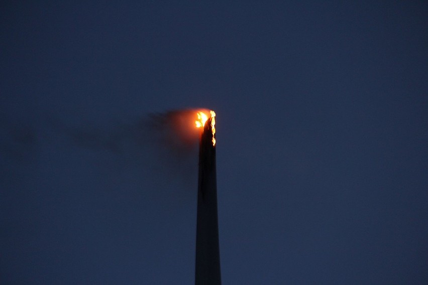 Śmigłowiec bielskiej firmy Helipoland gasił nietypowy pożar...