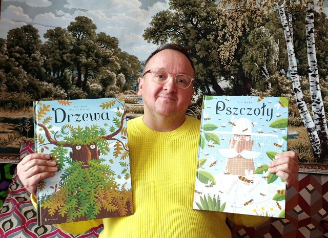 Piotr Socha - grafik, projektant, ilustrator. Autor ilustracji do książek między innymi „Pszczoły” i „Drzewa”.