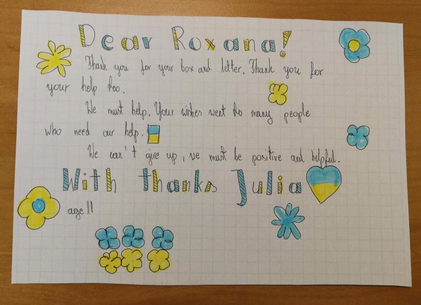 Do paczek z pomocą dla Ukraińców dzieci dołączają listy. Na...