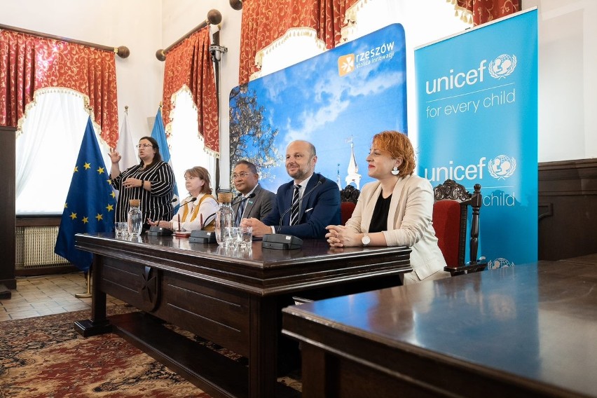 UNICEF wesprze Rzeszów w pomocy uchodźcom z Ukrainy. Wsparcie finansowe dla miasta wyniesie około 10 mln zł