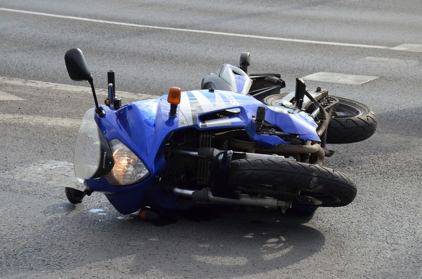 Wrocław: Wypadek na Borowskiej. Samochód zderzył się z motocyklem (ZDJĘCIA)