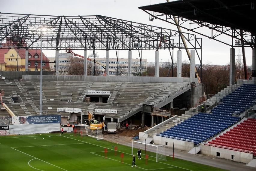 Stadion Pogoni - stan prac 19 listopada 2021.