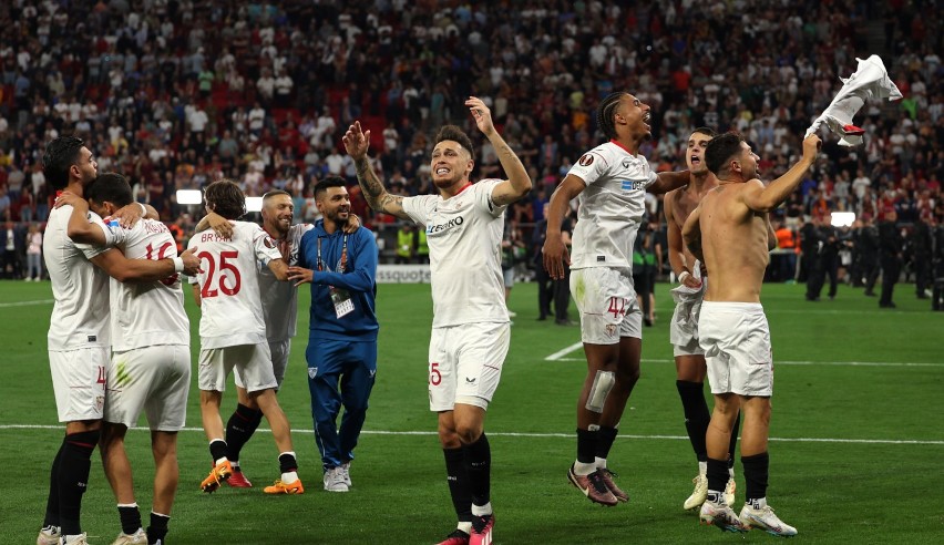 Liga Europy. Sevilla po rzutach karnych wygrała finał LE z Romą. Gianluca Mancini nie wykorzystał jedenastki i strzelił samobójczą bramkę