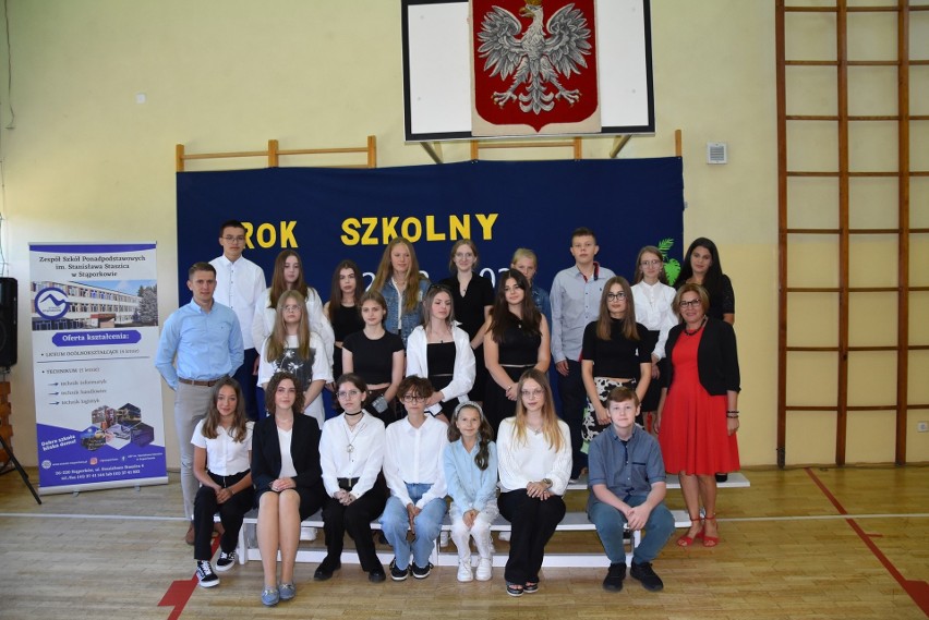 Rok szkolny w stąporkowskiej "Górce" rozpoczęty. Oto zdjęcia z inauguracji 