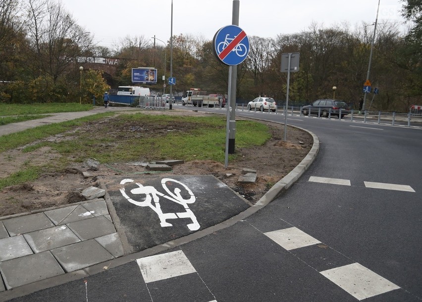 Kolejne absurdy na ulicy Sczanieckiej w Szczecinie. Parking ważniejszy niż droga rowerowa