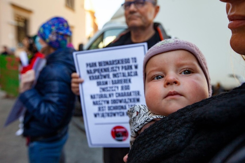 Protest mieszkańców i złożenie petycji do prezydenta Jacka...