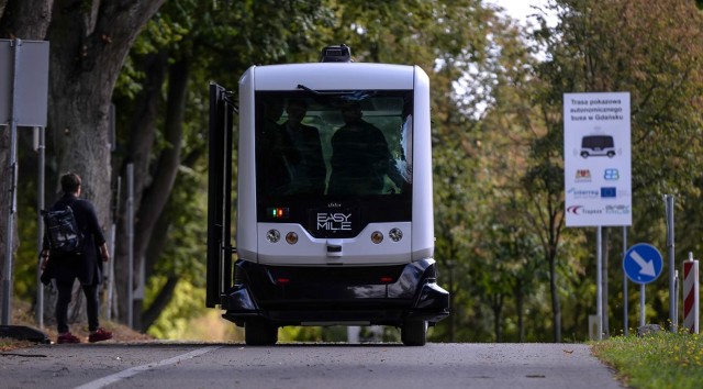 W Gdańsku testowany jest autonomiczny pojazd sterowany przez aplikację. Dzięki niemu chętni mogą skorzystać z darmowej podwózki do zoo