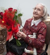 Mieszkanka Szwederowa skończyła 105 lat. Sąsiedzi mają o niej znakomitą opinię
