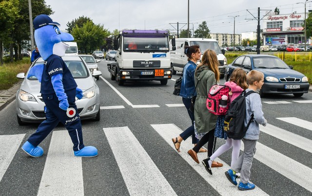 Dzieci zawsze powinny być pod szczególnym nadzorem, nie tylko „od święta”, jak podczas policyjnych akcji z „Polfinkiem”.