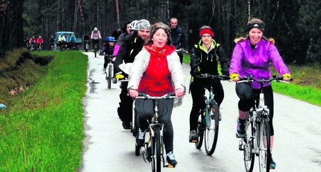 Uczestnicy rajdu rowerowego przejechali ponad 30 kilometrów trasą z Morawicy do Borkowa.