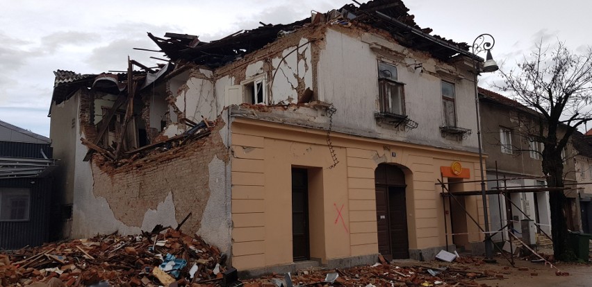 Zniszczenia po trzęsieniu ziemi w Chorwacji. Z Olesna do...