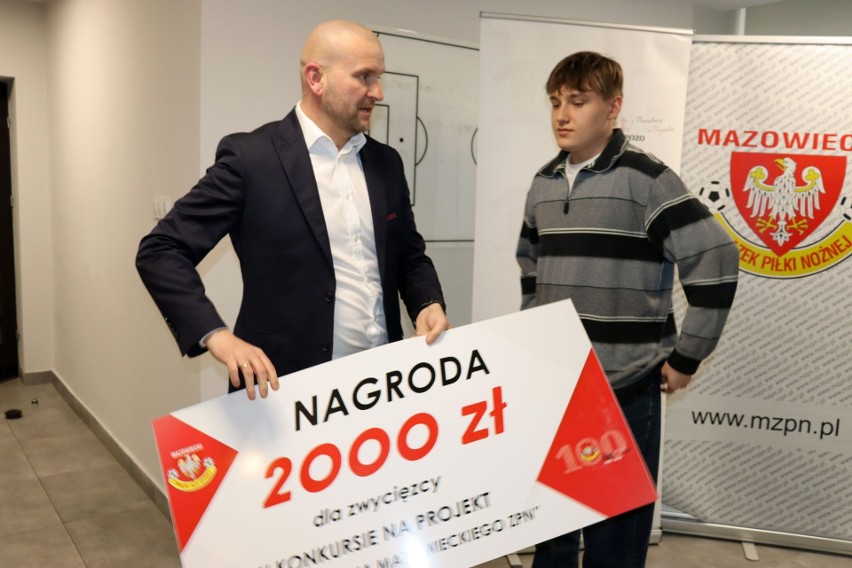 Jan Wolak z Radomia, wygrał dwa tysiące złotych w konkursie Mazowieckiego Związku Piłki Nożnej. Zobacz zdjęcia