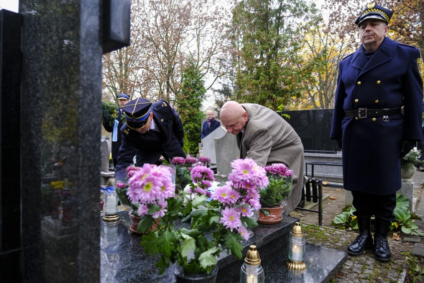 Kwesta na cmentarzu św. Jerzego na odnowienie grobów zasłużonych torunian [zdjęcia]