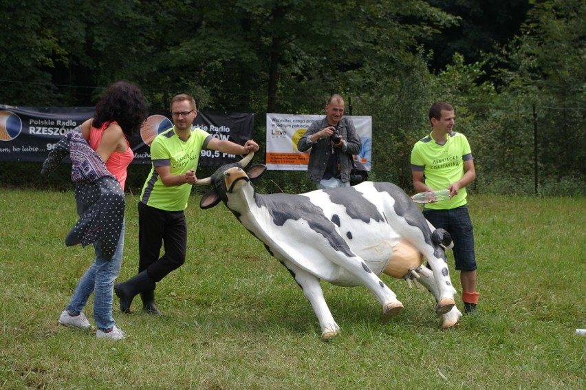 Zdynia. Zapłonęła Watra. Rozpoczął się 36. Festiwal Kultury Łemkowskiej