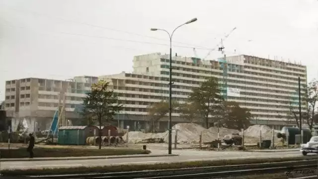 Sierpień 1966 r., Katowice Centrum. Budowa "Superjednostki".Zobacz kolejne zdjęcia. Przesuwaj zdjęcia w prawo - naciśnij strzałkę lub przycisk NASTĘPNE