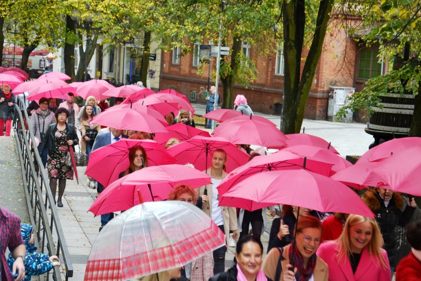 Marsz Różowych Parasolek po raz pierwszy odbył się w 2010...