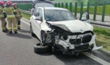 Wypadek na autostradzie A4. Kierująca BMW uderzyła w bok ciężarówki