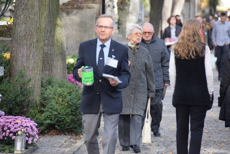 Tarnów. Będą zbierać pieniądze na odnowę kolejnych nagrobków