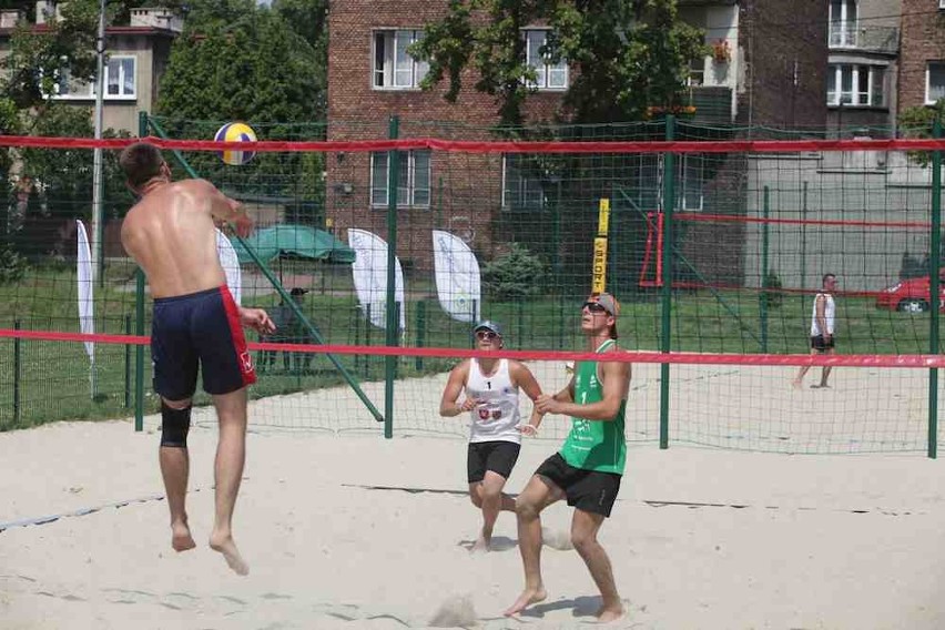 Siatkówka plażowa na stadionie Czarnych Sosnowiec