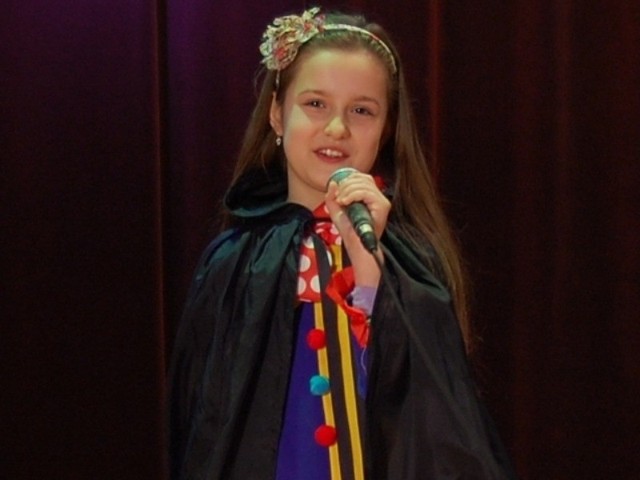 Julia Zielińska, ośmioletnia utalentowana jaślanka zaśpiewa w finale  "Wygraj sukces&#8221;