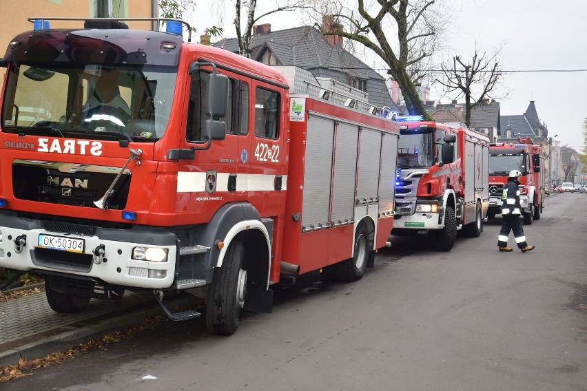 Ewakuacja II LO w Kędzierzynie-Koźlu. Dym w szkole, interweniowała straż. To były tylko ćwiczenia