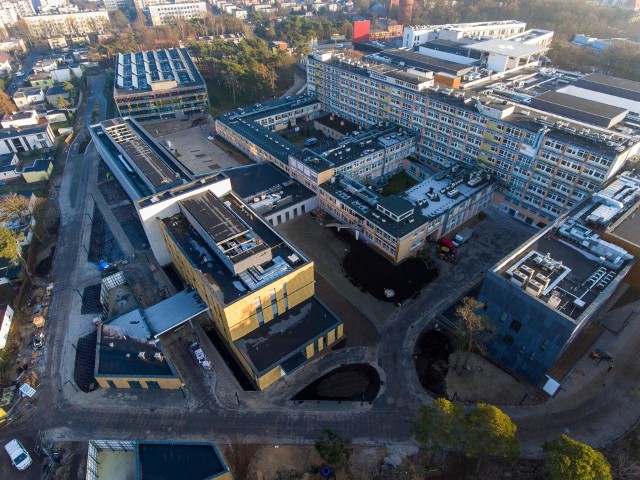 Tak prezentuje się cały kompleks Wojewódzkiego Szpitala na Bielanach w Toruniu.