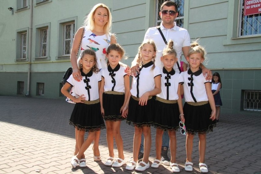 Kieleckie pięcioraczki poszły do szkoły