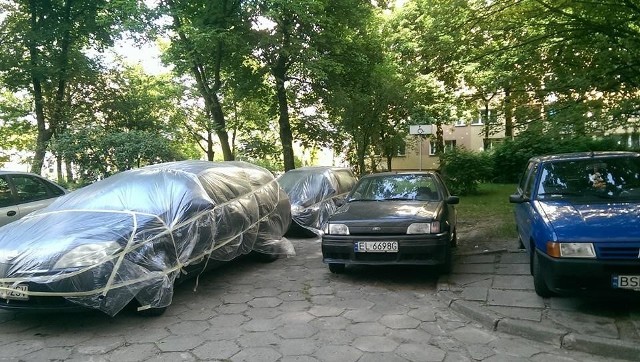 Kierowcy tych pojazdów mocno się zdziwią, gdy będą chcieli odjechać...