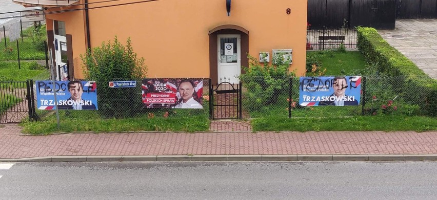 Totalne niszczenie plakatów na koniec kampanii w Skarżysku. Ludziom przed wyborami odbiera rozum? W Bliżynie plakaty z Hitlerem
