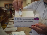 Polska wstrzyma szczepienia AstrąZeneką? Jest stanowisko rządu 