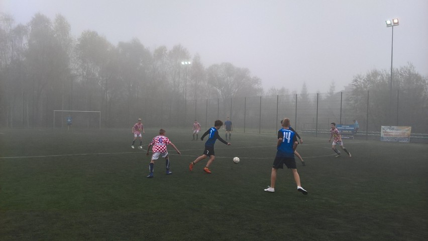 II Jesienny Turniej Piłki Nożnej Chłopców w Sukowie. Uczniowie rywalizowali o puchar burmistrza Daleszyc [ZDJĘCIA]