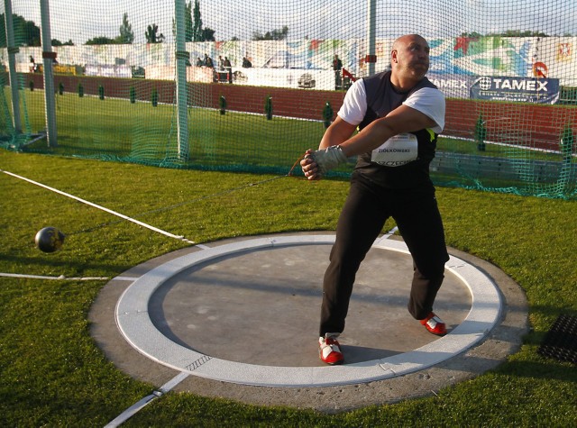 Szymon Ziółkowski będzie w sobotę rywalizował z m.in. Pawłem Fajdkiem i mistrzem olimpijskim, Wegrem Krisztianem Parsem..