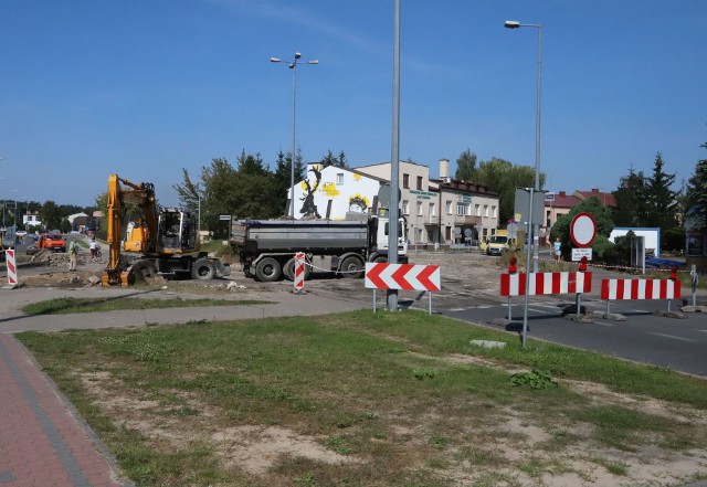 Rondo na skrzyżowaniu ulic Radomska - Głowaczowska - Nowy Świat zostało zamknięte na czas remontu. Rozpoczęły się tam już prace.