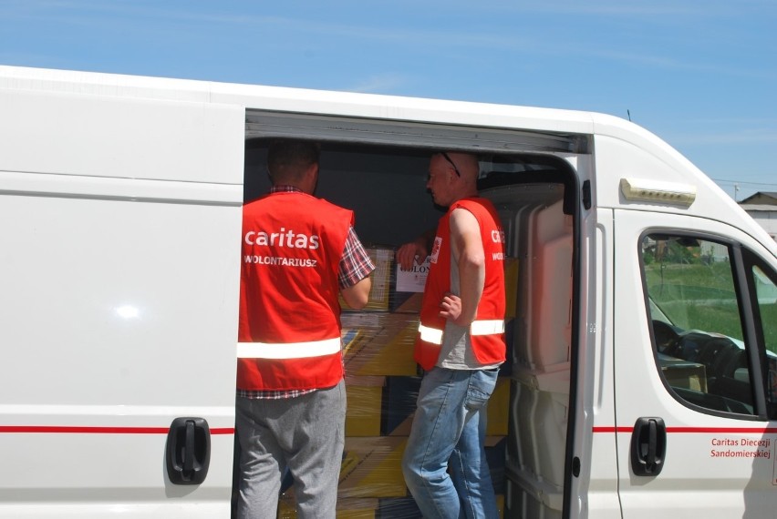 Kolejne konwoje z pomocą od sandomierskiej Caritas wyruszą na Ukrainę. Gdzie tym razem?  