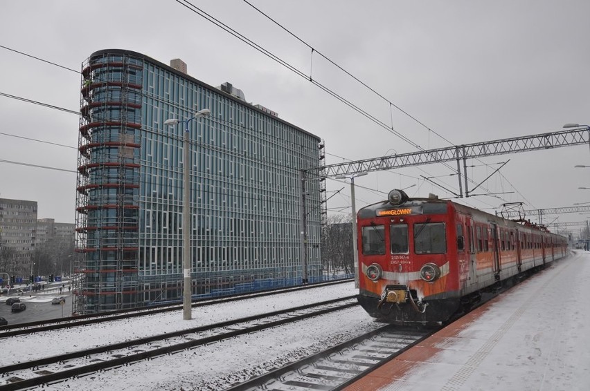 Las biurowców rośnie przy Legnickiej. Pracę znajdzie tam 10 tysięcy osób [ZDJĘCIA]