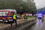 Wypadek w Konotopie w pow. drawskim. Kierowca, który prowadził autobus, zmarł w szpitalu w Szczecinie