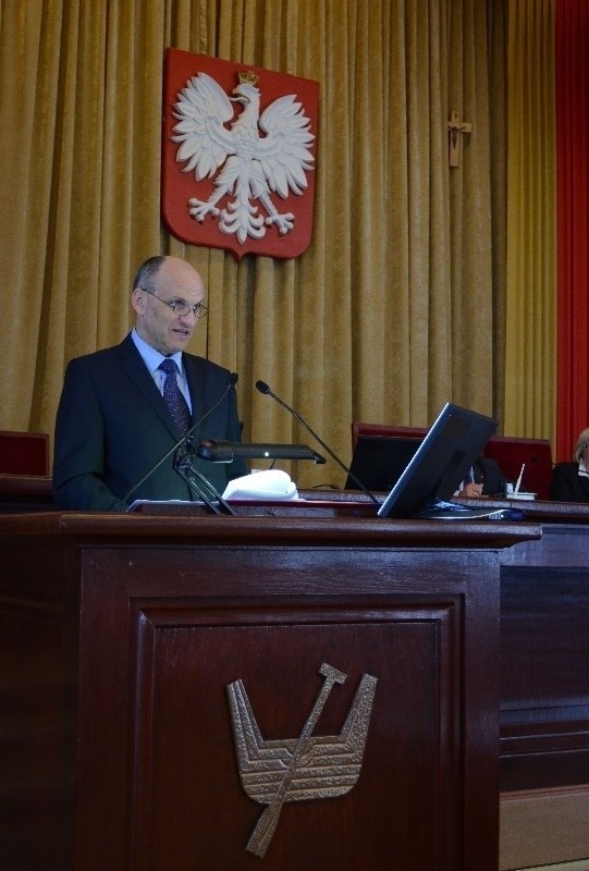 Wiceprezydent Radosław Stępień wystąpił w imieniu nieobecnej...