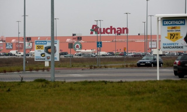 Auchan w Ustowie (gmina Kołbaskowo) zostanie wzmocniony sklepami w Galaxy i na prawobrzeżu Szczecina.