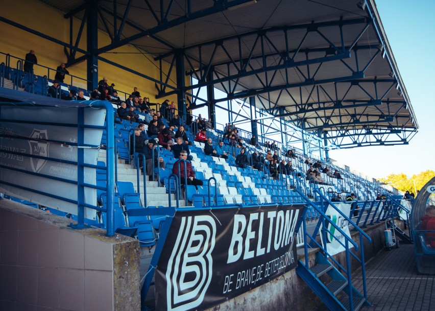 Piłkarze Unii Janikowo pokonali rezerwy Pogoni Szczecin 2:1....