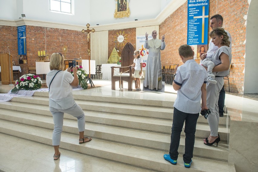 Fotel papieski w kościele na radomskim Kapturze. Wierni z parafii bardzo zadowoleni 