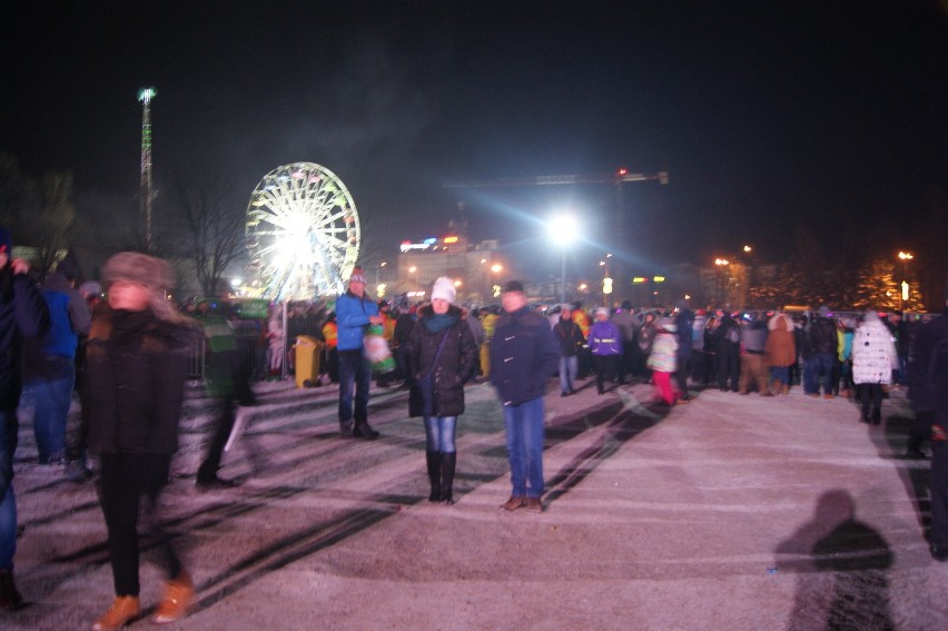 Sylwester 2016 w Zakopanem. Tak bawiła się publiczność [ZDJĘCIA]