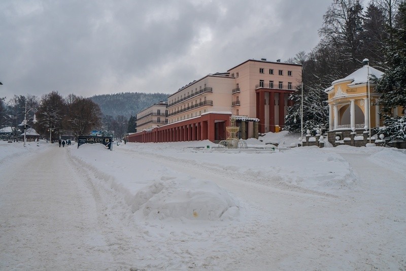 Krynica-Zdrój gotowa na ferie zimowe. Zobacz, jak malowniczo wygląda uzdrowisko