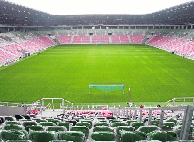 Stadion w Tychach bije rekordy frekwencji w Polsce, natomiast chętnych na najem powierzchni komercyjnych nie ma zbyt wielu