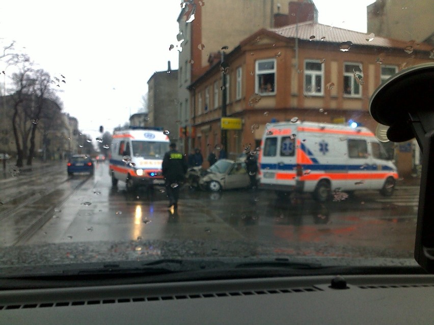 Wypadek na skrzyżowaniu ul. Gdańskiej i Tuwima.