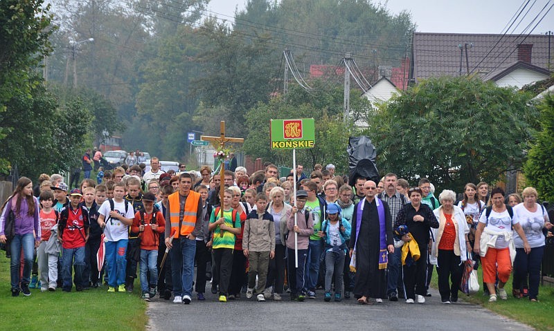 Smarków - pielgrzymka i otwarcie świetlicy