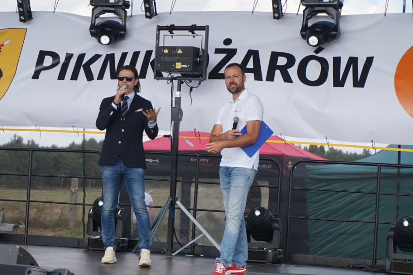 Radosław Majdan i Jacek Zieliński gościli w Ożarowie. Na stadionie Alitu przeprowadzili pokazowy trening [ZDJĘCIA]