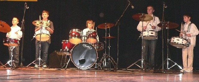 Młodzież kształci się w buskiej Szkole Muzycznej także w klasie instrumentów perkusyjnych.